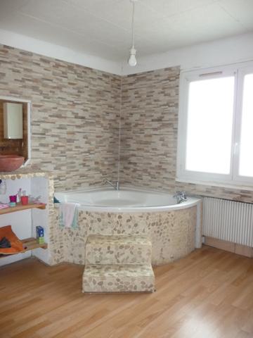 SAVIGNEUX maison de 140 m² sur un terrain de 510 m² proche commodités. Savigneux (42600)