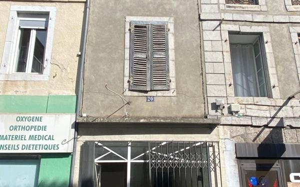 Immeuble à vendre    3 pièces • 180 m2 Montréjeau