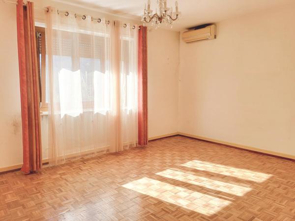 Charmante maison de plain-pied sur les hauteurs.