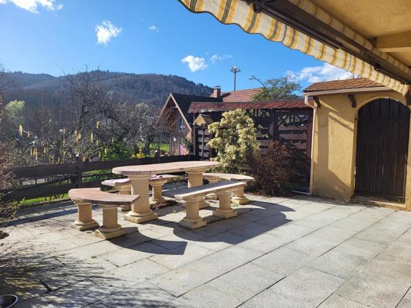 Charmante maison de plain-pied sur les hauteurs.