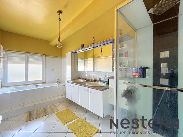 Maison familiale 7 pièces avec jardin et piscine