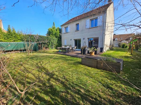 DANS UNE IMPASSE PRIVÉE - 15 MINUTES GARE