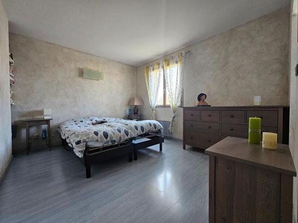 DANS UNE IMPASSE PRIVÉE - 15 MINUTES GARE