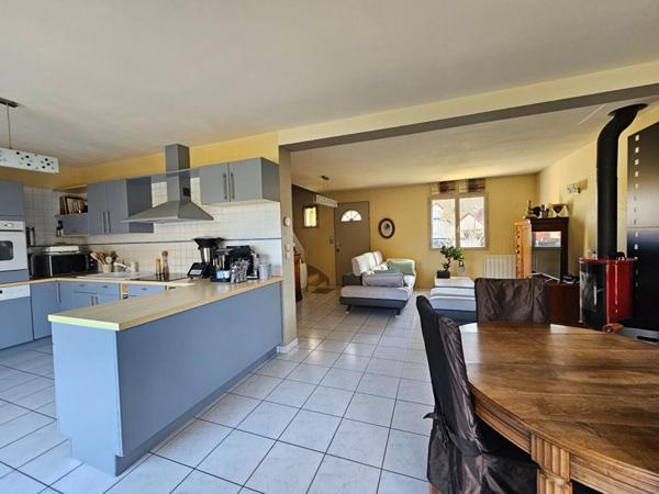 DANS UNE IMPASSE PRIVÉE - 15 MINUTES GARE