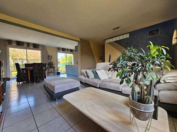 DANS UNE IMPASSE PRIVÉE - 15 MINUTES GARE