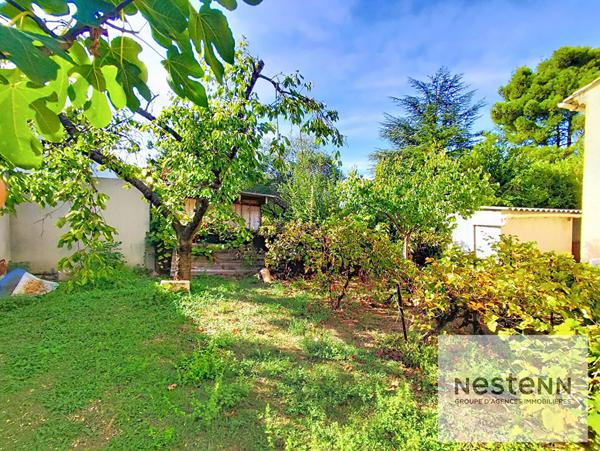 Maison a renover- Castries 7 chambres sur 844 m² de terrain en impasse.