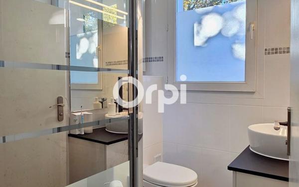 Appartement à vendre    2 pièces • 46,45 m2 Vaulx-en-Velin