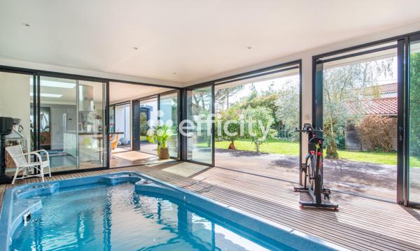 Maison
         9 pièces
        - 260 m² Bien prestige 833 000 € *