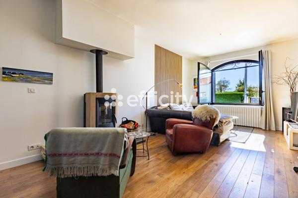Maison
         9 pièces
        - 260 m² Bien prestige 833 000 € *