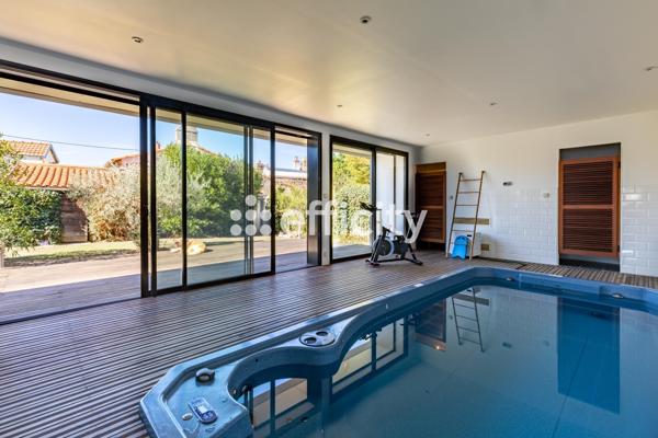 Maison
         9 pièces
        - 260 m² Bien prestige 833 000 € *