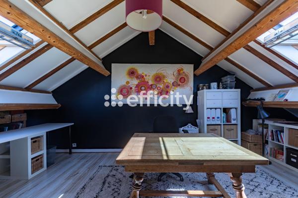 Maison
         9 pièces
        - 260 m² Bien prestige 833 000 € *