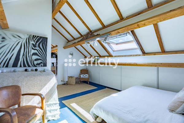 Maison
         9 pièces
        - 260 m² Bien prestige 833 000 € *
