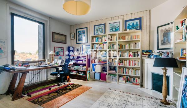 Maison
         9 pièces
        - 260 m² Bien prestige 833 000 € *