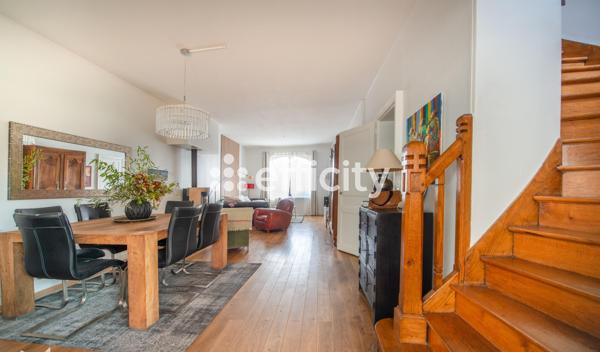 Maison
         9 pièces
        - 260 m² Bien prestige 833 000 € *