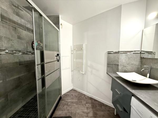 Aulnay-sous-Bois (93600) 3 Pièces avec terrasse, parking et cave, proche futur métro 16