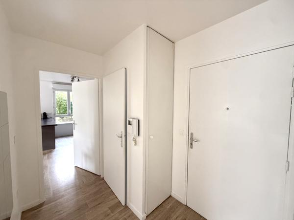 Aulnay-sous-Bois (93600) 3 Pièces avec terrasse, parking et cave, proche futur métro 16