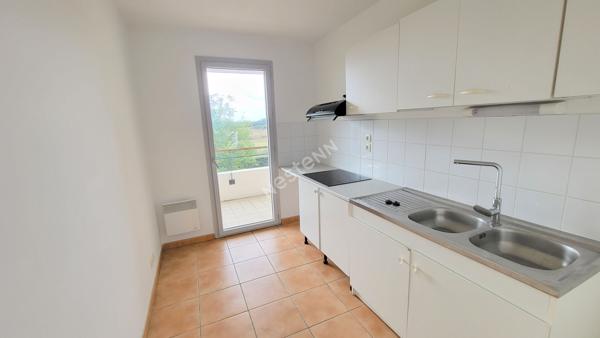 LEGUEVIN 31490 - T3 64.21m² sans vis à vis Terrasse de 11.08m² , cuisine séparée,Résidence piscine,   une place de parking