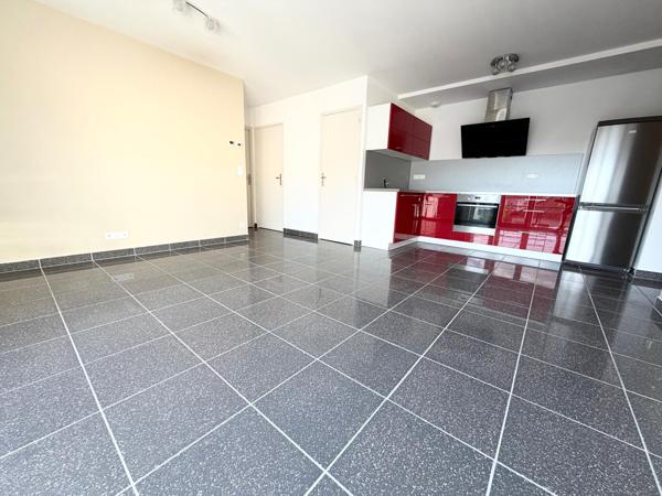 Appartement avec terrasse, cave, garage à Stiring-Wendel