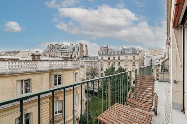 Appartement Paris 16e - SPONTINI / SAINT JAMES
