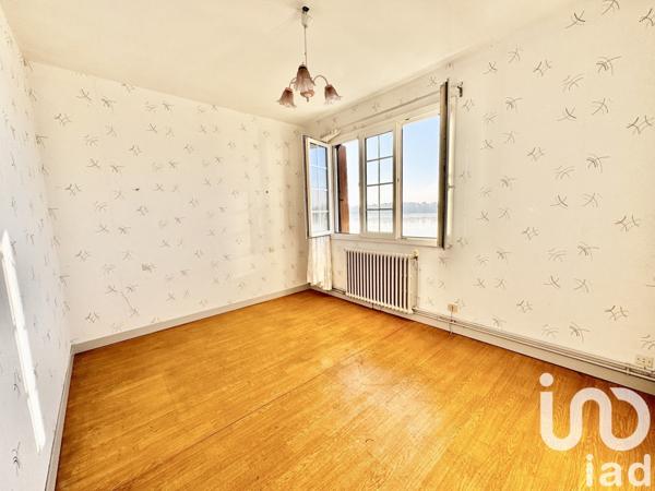 Maison traditionnelle 12 pièces de 268 m² à Loire-Authion (49250)