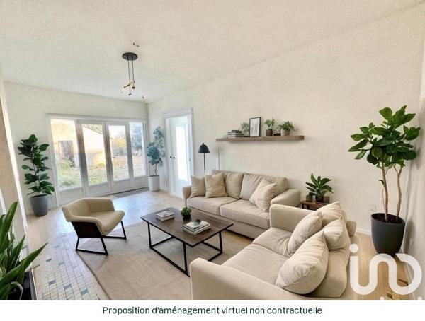 Maison traditionnelle 12 pièces de 268 m² à Loire-Authion (49250)