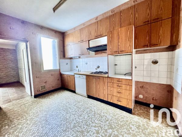 Maison traditionnelle 12 pièces de 268 m² à Loire-Authion (49250)