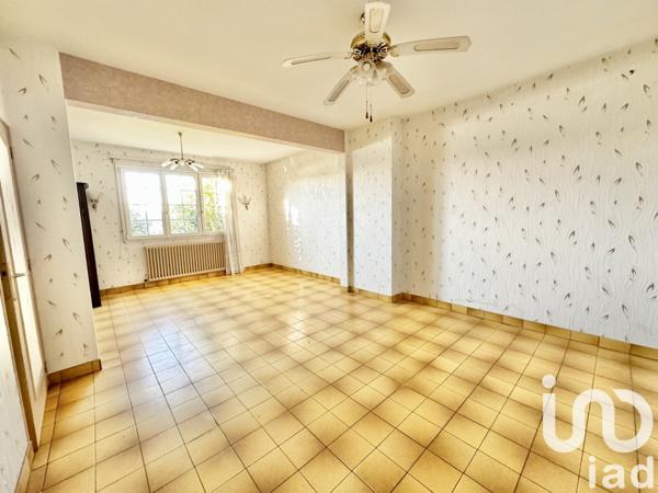 Maison traditionnelle 12 pièces de 268 m² à Loire-Authion (49250)