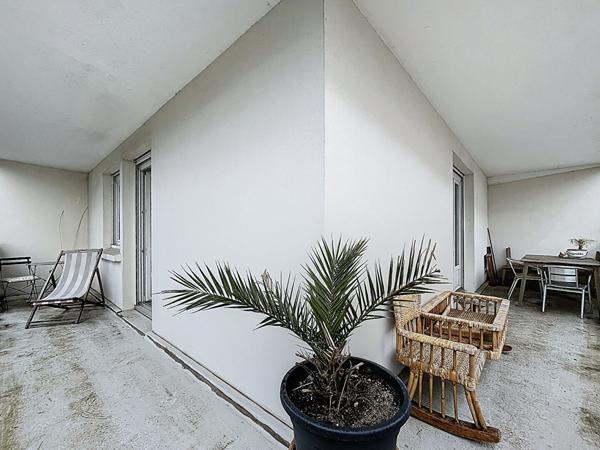Bel appartement 3 pièces avec terrasse, parking et garage. Au coeur de la butte Sainte-Anne, Nantes