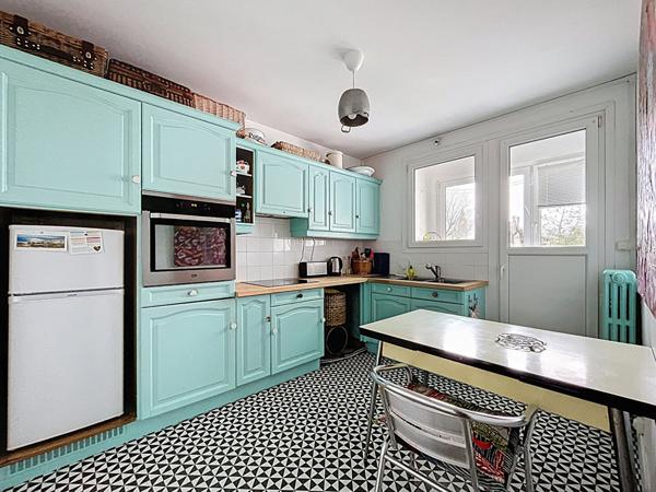 Bel appartement 3 pièces avec terrasse, parking et garage. Au coeur de la butte Sainte-Anne, Nantes