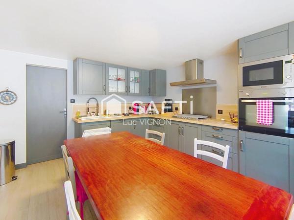 JOLIE MAISON RÉNOVÉE AVEC SES GRANDES DÉPENDANCES