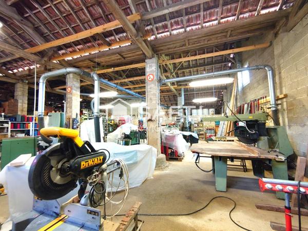 JOLIE MAISON RÉNOVÉE AVEC SES GRANDES DÉPENDANCES