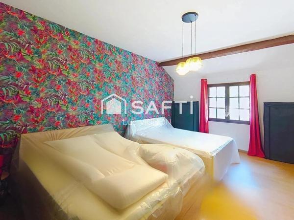 JOLIE MAISON RÉNOVÉE AVEC SES GRANDES DÉPENDANCES