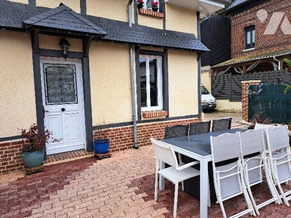 PROXIMITE CENTRE VILLE/ECOLES/GARE SNCF 
Maison 105 M² habitables