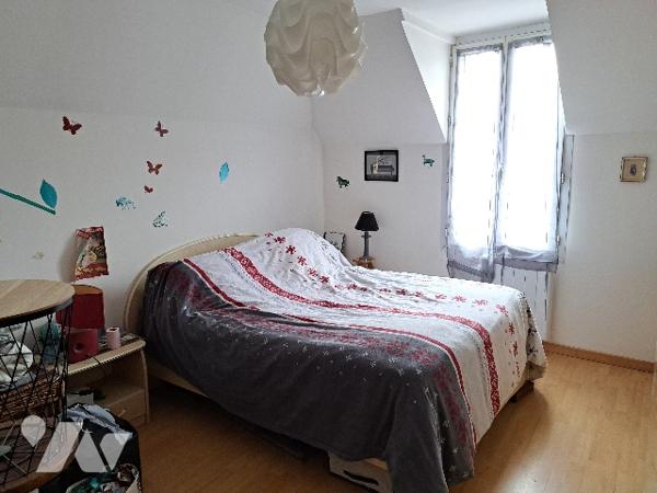 PROXIMITE CENTRE VILLE/ECOLES/GARE SNCF 
Maison 105 M² habitables