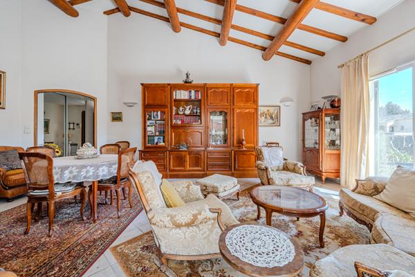 Maison à Monteux de 5 pièces et d'une superficie de 118 m² , lumineuse, sur un terrain de 683 m2