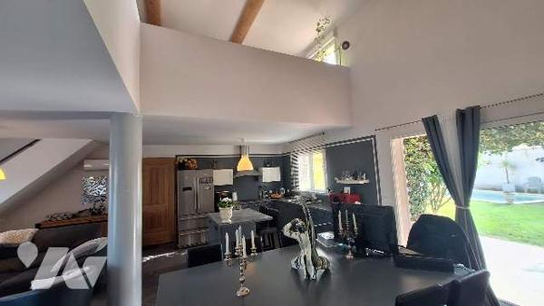 Maison , jardin, piscine