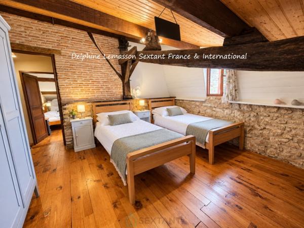 Maison en pierre avec piscine – idéale location saisonnière, proche Duras