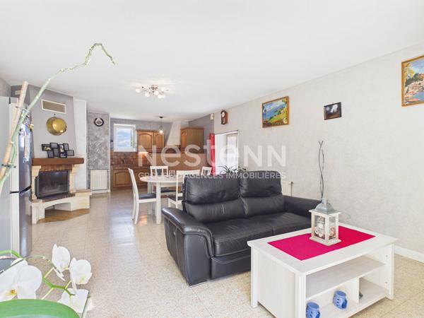 A Saint Mamet La Salvetat, à 20 minutes d'Aurillac, à Vendre Maison de type 4 sur sous sol avec garage, pergola bioclimatique.
