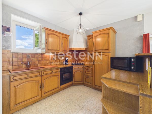 A Saint Mamet La Salvetat, à 20 minutes d'Aurillac, à Vendre Maison de type 4 sur sous sol avec garage, pergola bioclimatique.