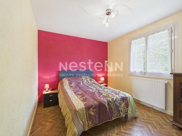 A Saint Mamet La Salvetat, à 20 minutes d'Aurillac, à Vendre Maison de type 4 sur sous sol avec garage, pergola bioclimatique.