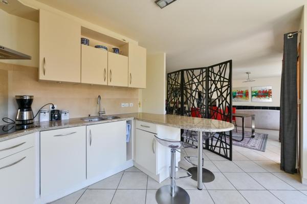 Appartement à CHARBONNIERES-LES-BAINS, 69260 - 4 pièces 126m²