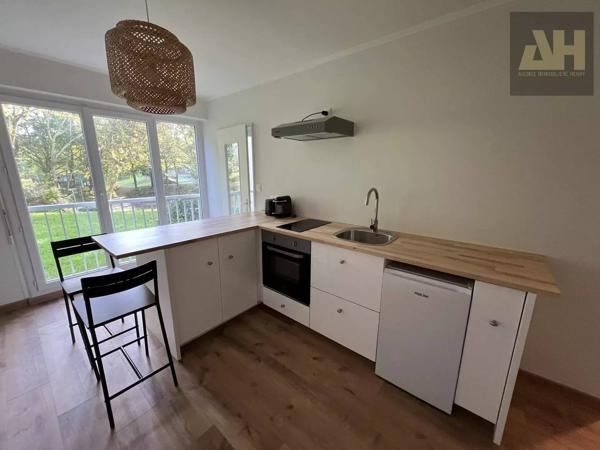 EXCLUSIVITE - BREST - APPARTEMENT T1 BIS RENOVE - PLACE DE PARKING PRIVATIVE