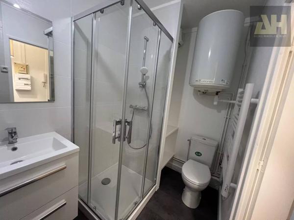 EXCLUSIVITE - BREST - APPARTEMENT T1 BIS RENOVE - PLACE DE PARKING PRIVATIVE