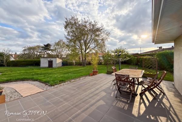 Maison 6 pièces de plain-pied rénovée – 135 m² – 4 chambres – terrain 1 700 m² – secteur Toulaire à Liverdun