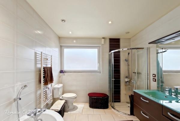 Maison 6 pièces de plain-pied rénovée – 135 m² – 4 chambres – terrain 1 700 m² – secteur Toulaire à Liverdun