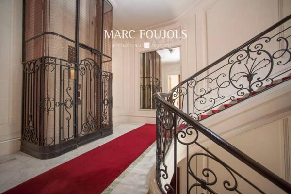 Appartement avec vue tour Eiffel Place du Trocadéro