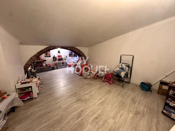 EXCLUSIVITE - à vendre à BAIXAS (66390) Maison de village R+2 de type F6 de 141 m²