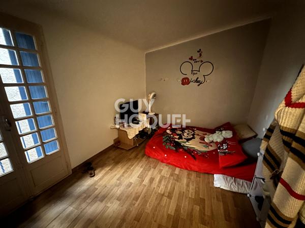 EXCLUSIVITE - à vendre à BAIXAS (66390) Maison de village R+2 de type F6 de 141 m²