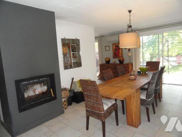 Proche de toutes  commodités villa de 90m² habitables  se composant en rez-de-chaussée belle es...