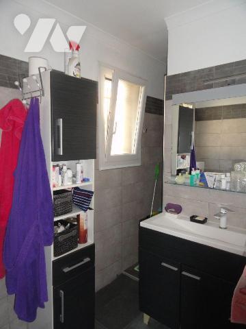 Proche de toutes  commodités villa de 90m² habitables  se composant en rez-de-chaussée belle es...